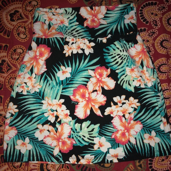 Floral VS Mini Skirt - Picture 1 of 2